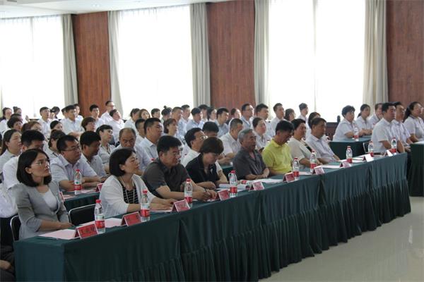 ԢĿ×ß½ø¸ßÉÐÑо¿ÔºÐÎÏóƬ.jpg ԢĿ×ß½ø¸ßÉÐÑо¿ÔºÐÎÏóƬ.jpg