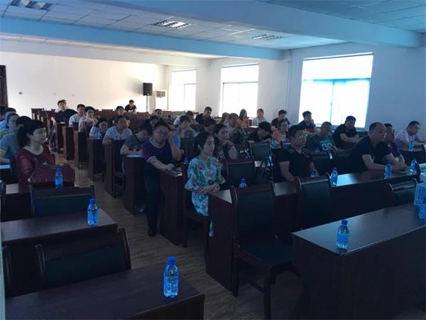 ÁÉÖÐÇøÕþ¸®¸÷ί°ì¾ÖÖ°Ô±¼ÓÈëÅàѵ»á1.jpg ÁÉÖÐÇøÕþ¸®¸÷ί°ì¾ÖÖ°Ô±¼ÓÈëÅàѵ»á1.jpg