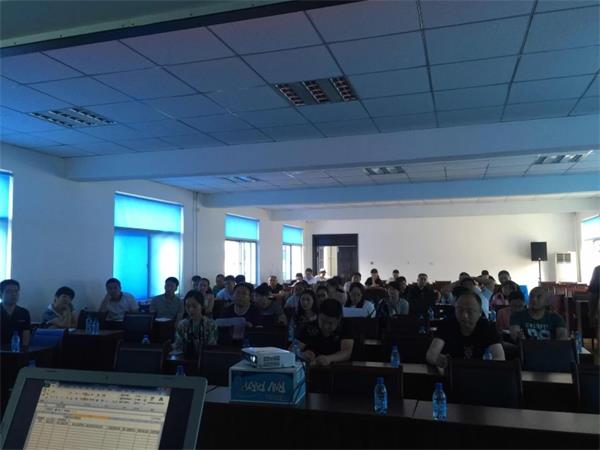 ÁÉÖÐÇøÕþ¸®¸÷ί°ì¾ÖÖ°Ô±¼ÓÈëÅàѵ»á.jpg ÁÉÖÐÇøÕþ¸®¸÷ί°ì¾ÖÖ°Ô±¼ÓÈëÅàѵ»á.jpg