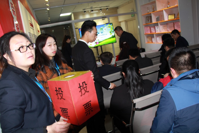 ÏÖ³¡Í¶Æ±»·½Ú.jpg ÏÖ³¡Í¶Æ±»·½Ú.jpg