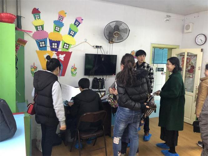 现场开卡.jpg 现场开卡.jpg