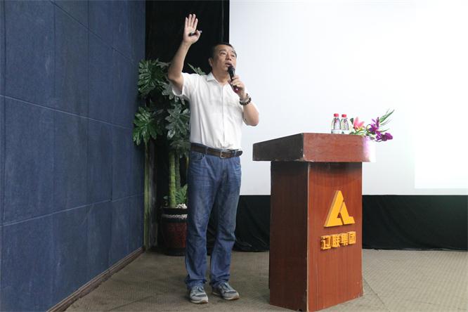 热情洋溢的吴江先生.jpg 热情洋溢的吴江先生.jpg