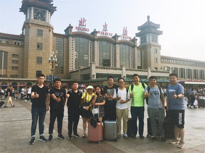 �����ߣ�������ҹ��Сʱ