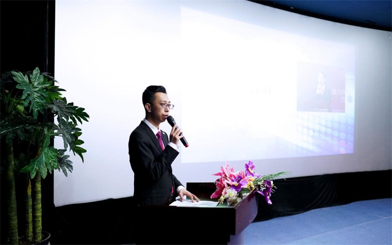 集团总司理郝鹍大会致辞.jpg 集团总司理郝鹍大会致辞.jpg