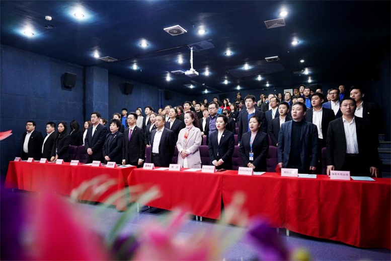 高声召唤集团企业文化口号.jpg 高声召唤集团企业文化口号.jpg